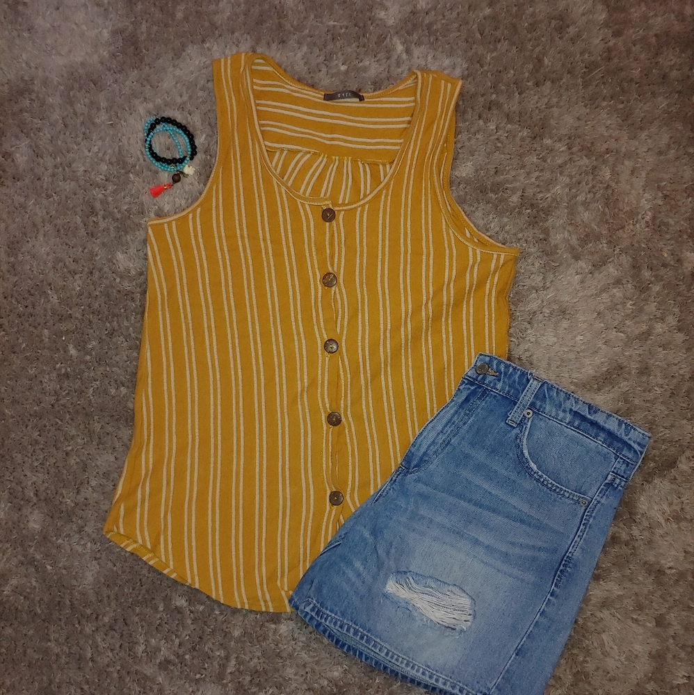 Gyft Button Up Tank Top